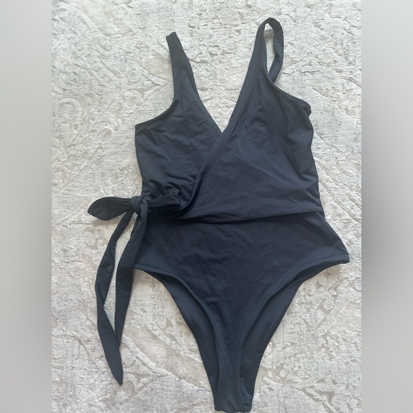 La Porte Black One-Piece Swimsuit Wrap Tie Size M - Picture 2 of 5